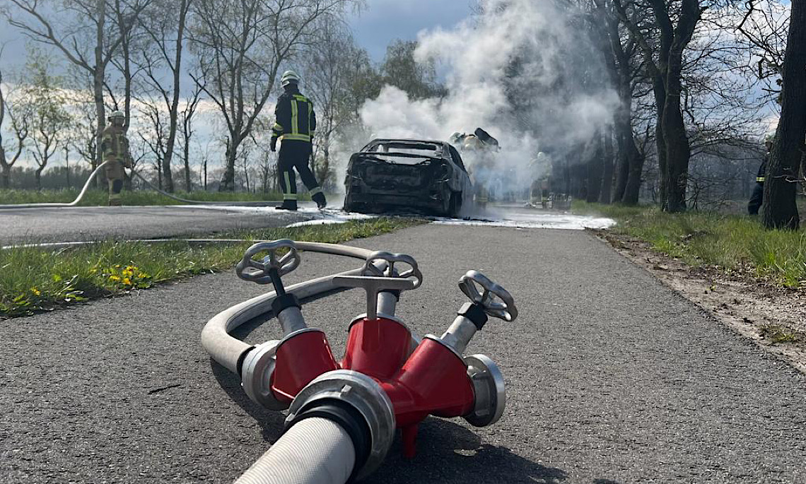 Meppen – Mercedes in Brand geraten