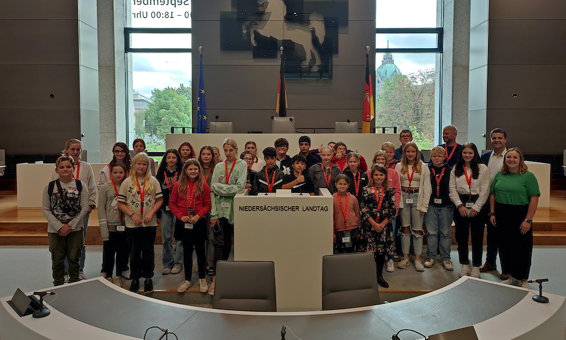 Lathener Zukunftsausschuss zu Besuch im niedersächsischen Landtag