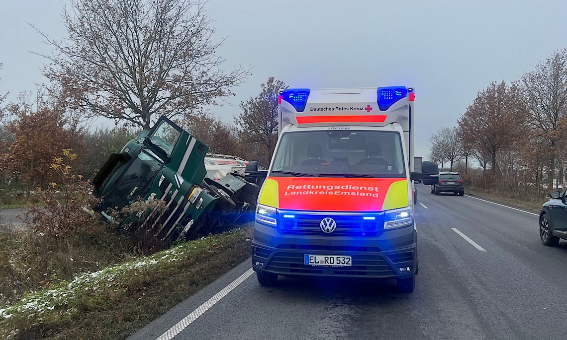 Meppen – Lastwagen kommt auf B402 von Fahrbahn ab