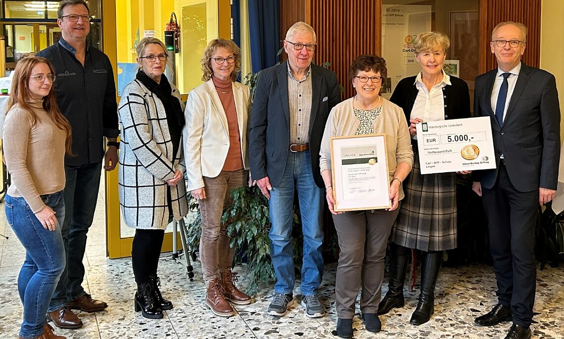 Lingen - Marlies Exeler Bereitet Obst Und Gemüse An Kreiseigener Carl ...