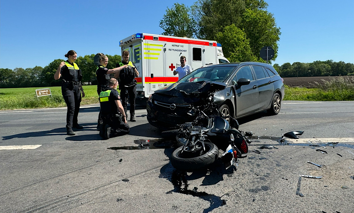 Haren – Motorradfahrerin lebensgefährlich verletzt