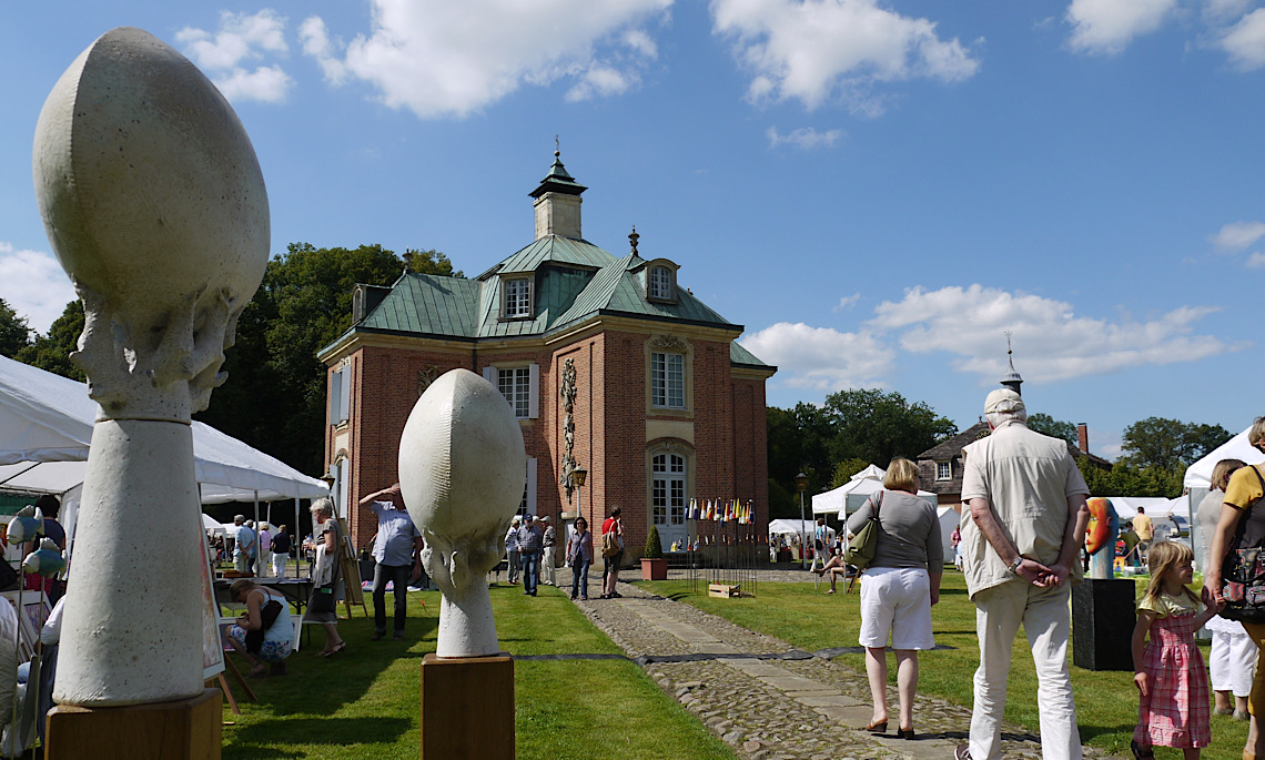 Geänderte Verkehrsführung zum Kunstmarkt ParkArt auf Schloss Clemenswerth