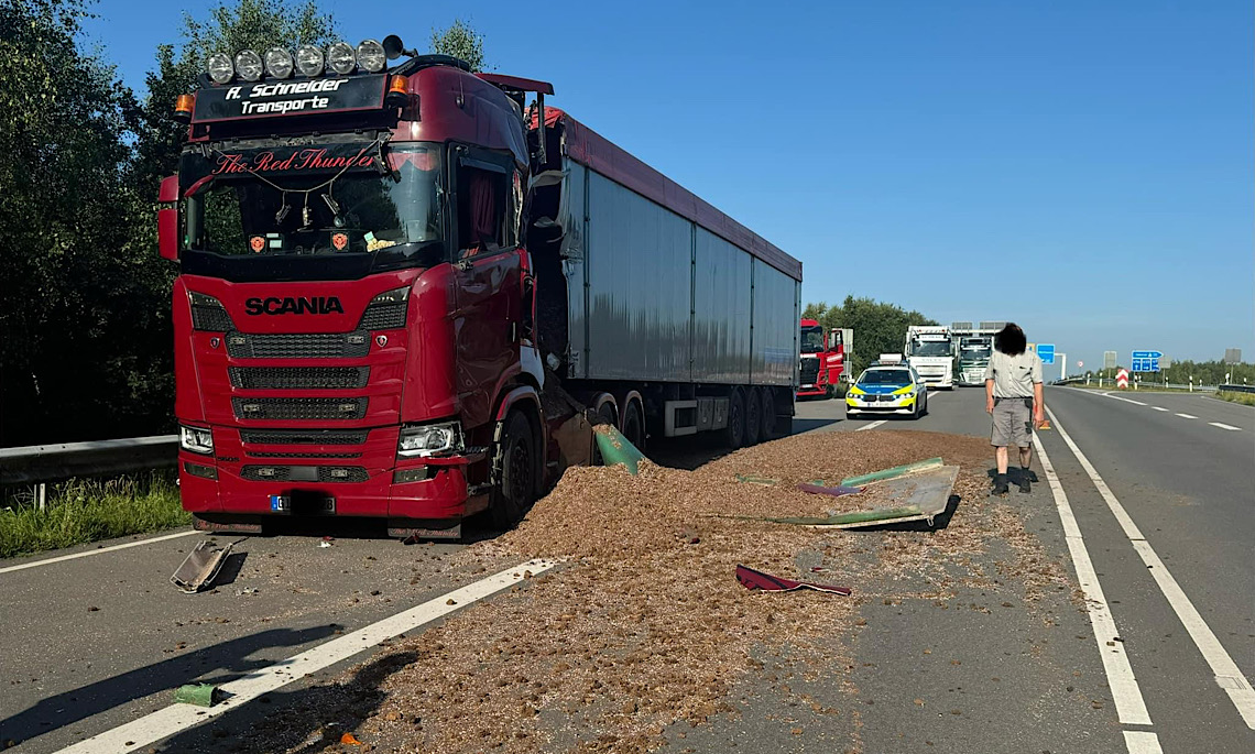 Meppen – Lkw kollidieren auf B402