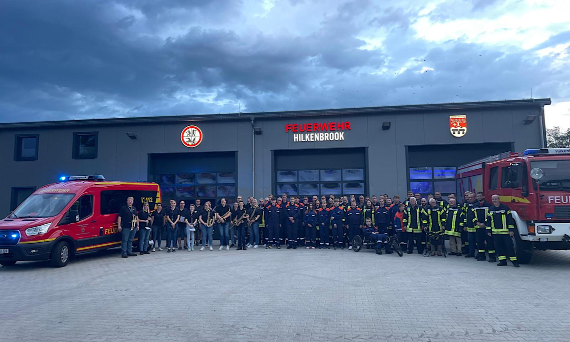 Feuerwehr Hilkenbrook zieht ins neue Domizil an der Hauptstraße