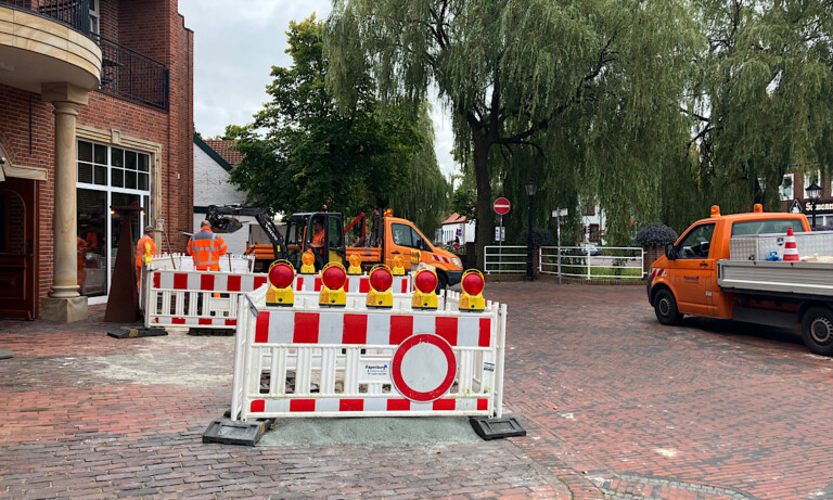 Arbeiten am Gehweg der Straße Hauptkanal in Papenburg