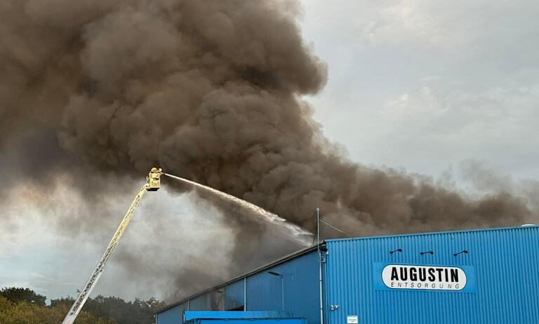 Meppen – Großbrand in Entsorgungsbetrieb