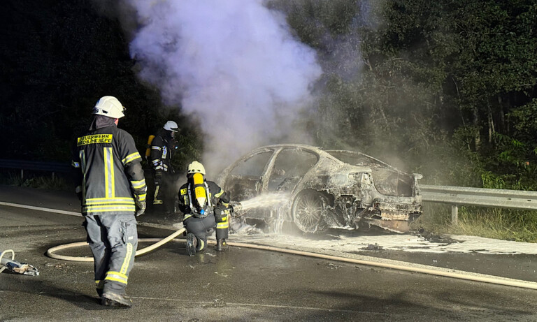 A31/Geeste – BMW gerät während der Fahrt in Brand