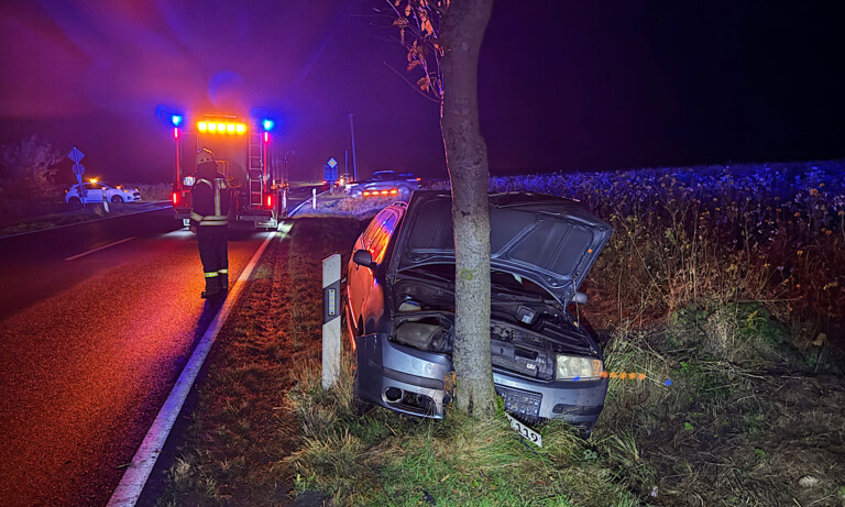 Klein Berßen – Pkw kommt bei Überholvorgang von Straße ab