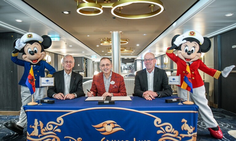 MEYER WERFT liefert Disney Treasure ab