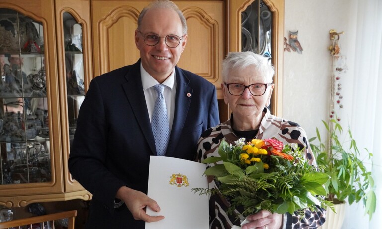 Lingenerin Erika Kuhl feiert 100. Geburtstag