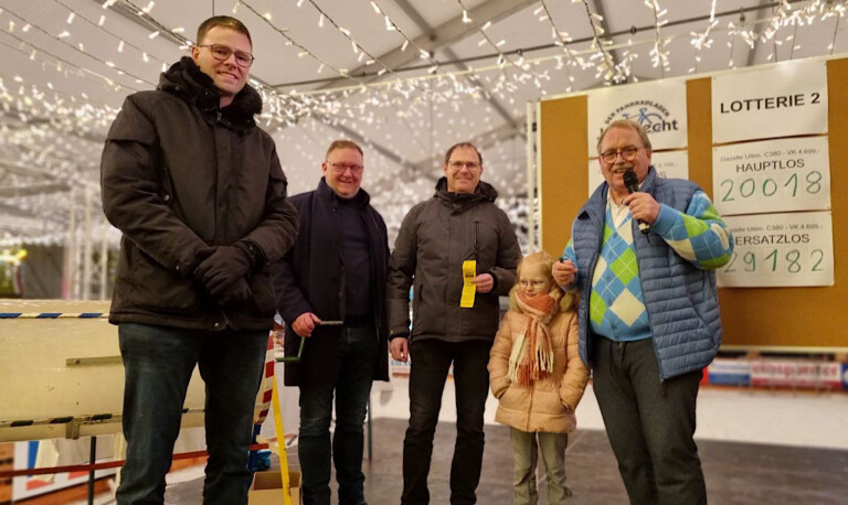 Weihnachtsmarkt Meppen endet mit Ziehung „Die Goldene 7“ und „Dinner for one“