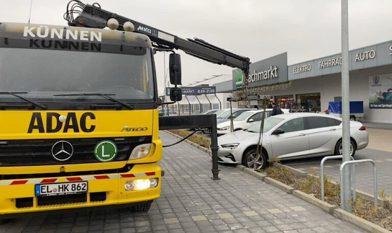 Abschleppdienst hat auf Parkplatz in Meppen reichlich zu tun