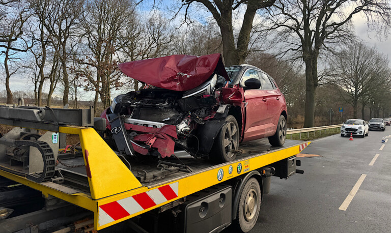 Haren – Vier Verletzte bei Unfall auf B408