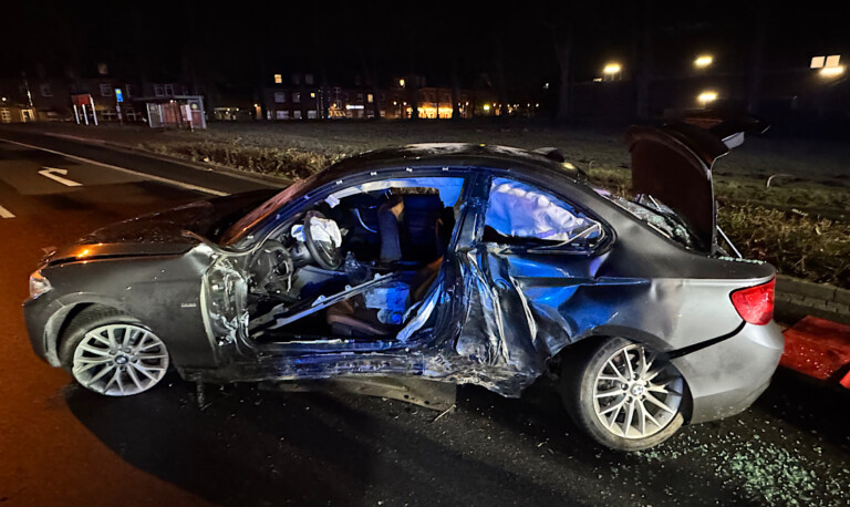 Meppen – BMW kollidiert mit Baum – Fahrer eingeklemmt