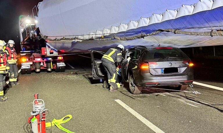 A31 – Unfall mit Schwertransport in Höhe Raststätte Ems-Vechte