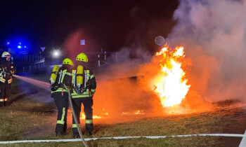 A31 – Pkw gerät während der Fahrt in Brand